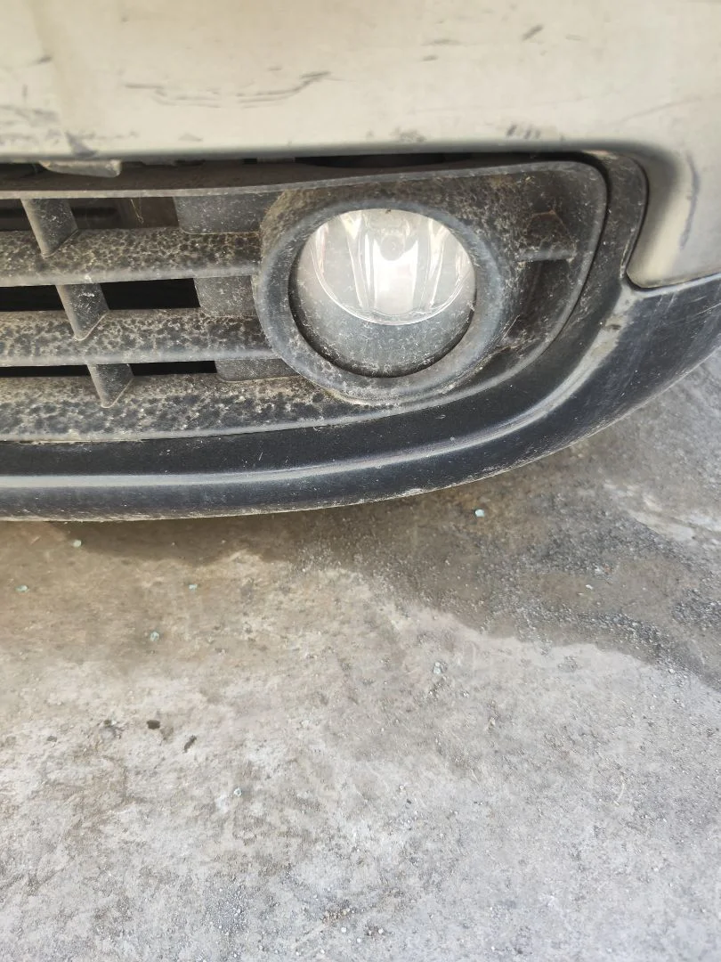 Foto de FARO ANTINIEBLA IZQUIERDO RENAULT SCENIC II (JM) 1.5 dCi Diesel (106 CV / 78 KW)