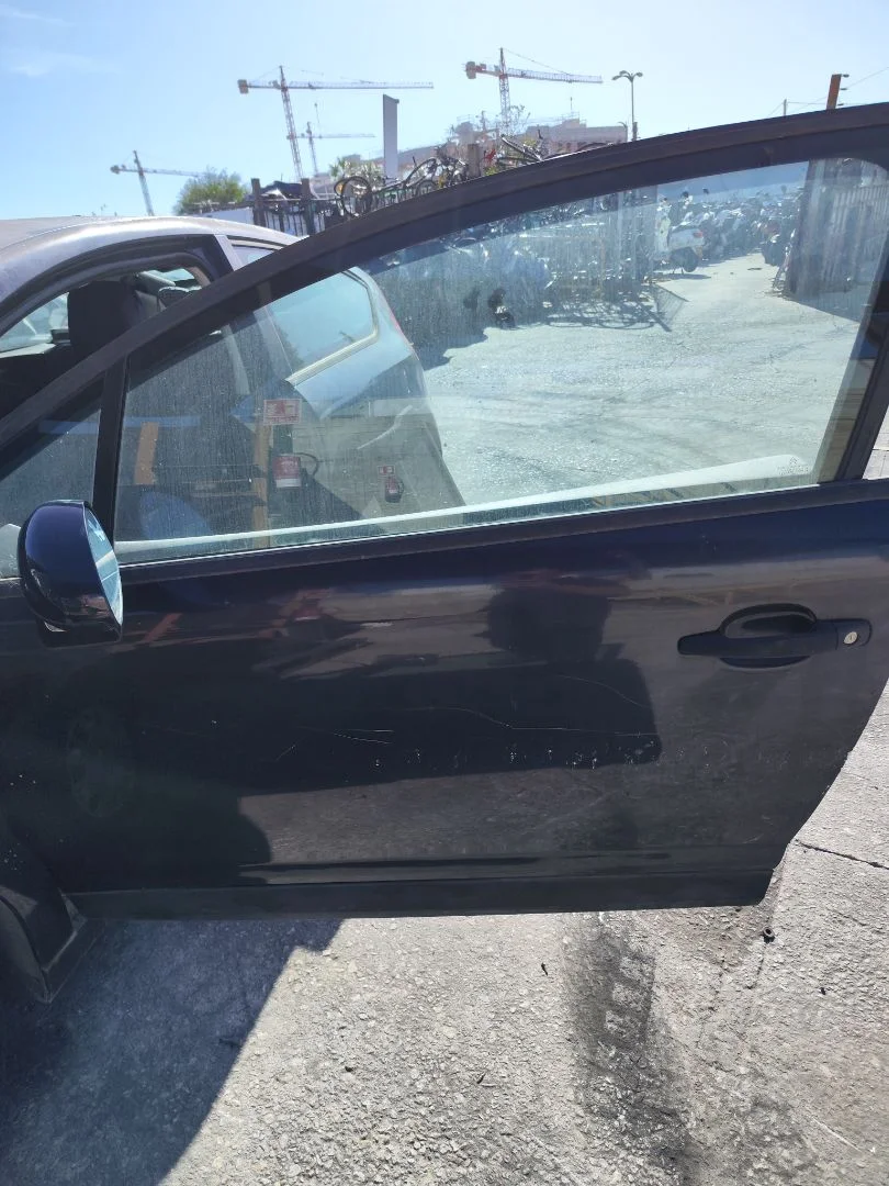 Foto de LUNA DELANTERA IZQUIERDA CITROEN C4 COUPE 1.4 16V (88 CV / 65 KW)