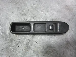 Foto de MANDO ELEVALUNAS DELANTERO DERECHO PEUGEOT 307 (S1)(04.2001) 1.4 HDi (68 CV / 50 KW) referencia 96351625XT