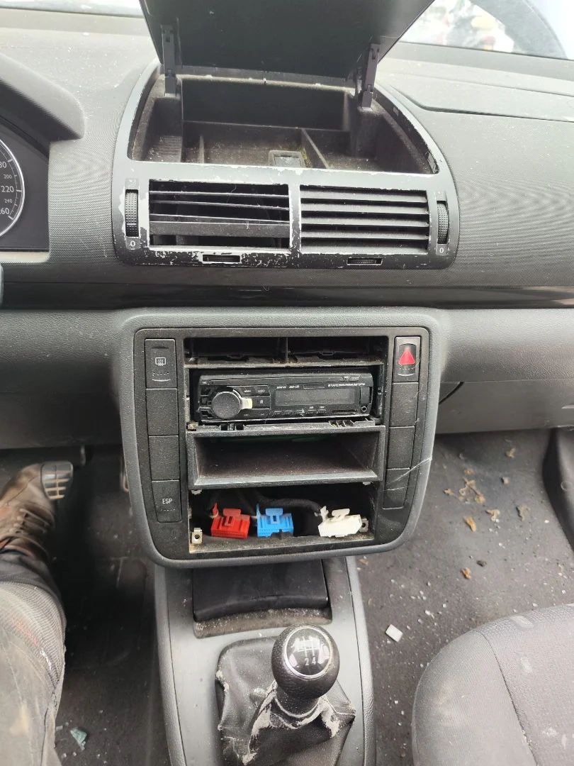 Foto de CONSOLA CENTRAL VOLKSWAGEN SHARAN (7M6/7M9) 1.9 TDI (116 CV / 85 KW)