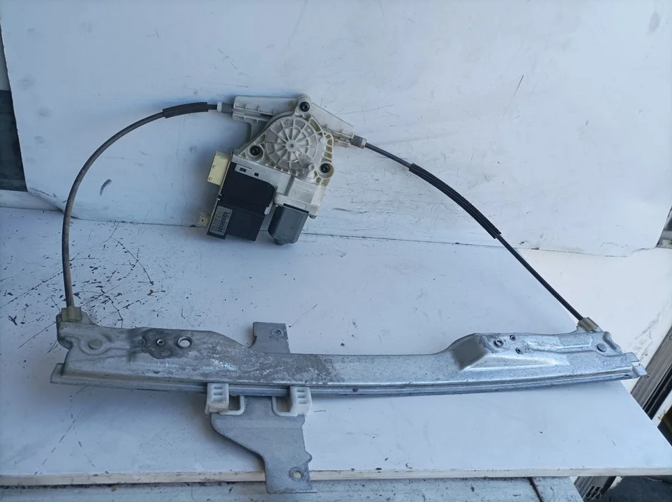 Foto de ELEVALUNAS DELANTERO DERECHO CITROEN C4 BERLINA 1.6 16V HDi FAP (109 CV / 80 KW) referencia 996388101