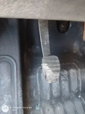 Foto de PEDAL EMBRAGUE RENAULT KANGOO II (F/KW0) 1.5 dCi Diesel FAP (90 CV / 66 KW)