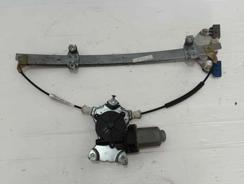 Foto de ELEVALUNAS DELANTERO DERECHO NISSAN ALMERA (N16/E) 1.5 dCi Turbodiesel CAT (82 CV / 60 KW) referencia 400601T9