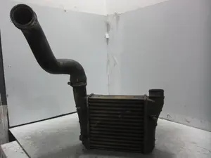 Foto de INTERCOOLER AUDI A4 BERLINA (8E) 1.9 TDI (131 CV / 96 KW) referencia 8E0145805F foto 2