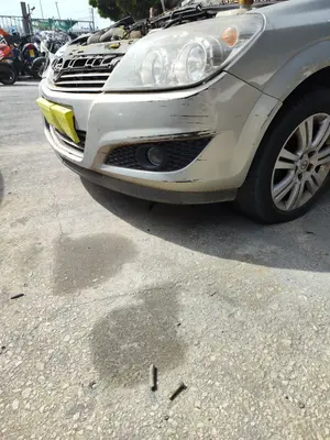 Foto de PARAGOLPES DELANTERO OPEL ASTRA H BERLINA 1.7 16V CDTI (110 CV / 81 KW) foto 3