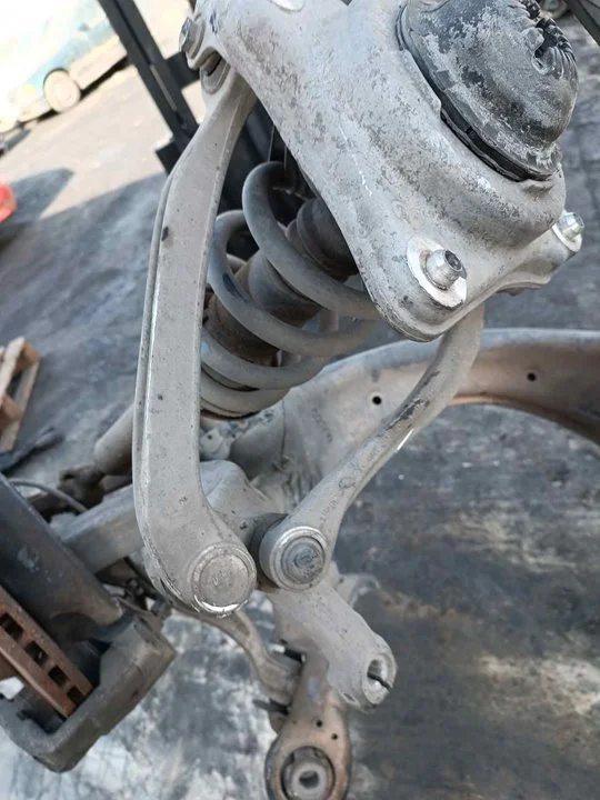 Foto de BRAZO SUSPENSION SUPERIOR DELANTERO DERECHO AUDI A6 BERLINA (4F2)