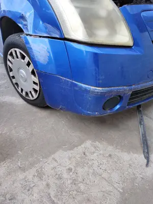 Foto de PARAGOLPES DELANTERO CITROEN C2 1.1  (60 CV / 44 KW)