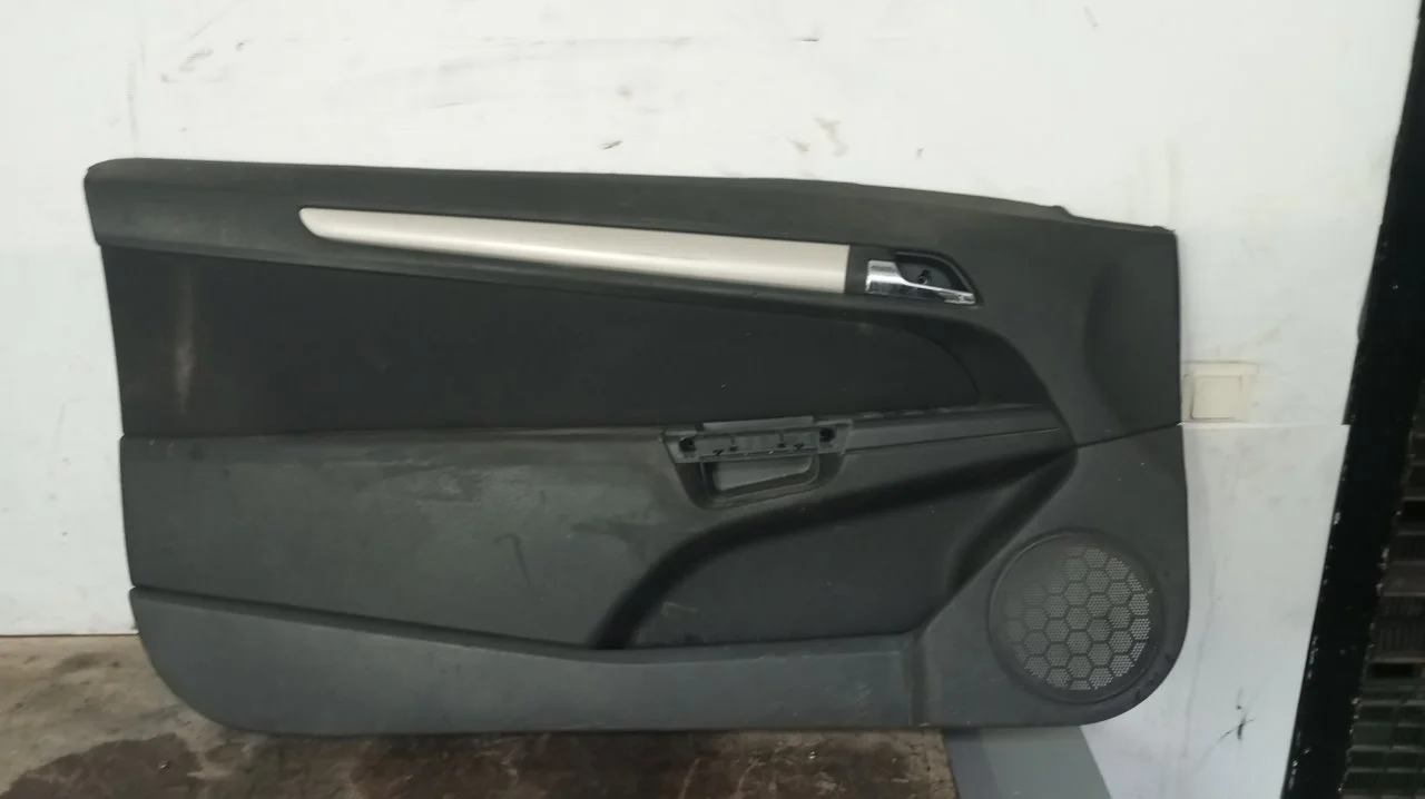 Foto de GUARNECIDO PUERTA DELANTERA IZQUIERDA OPEL ASTRA H TWIN TOP 1.8 16V (140 CV / 103 KW) referencia 13234617