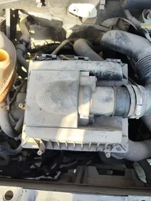 Foto de CAJA FILTRO AIRE NISSAN INTERSTAR (X70) 2.5 dCi Diesel CAT (114 CV / 84 KW)