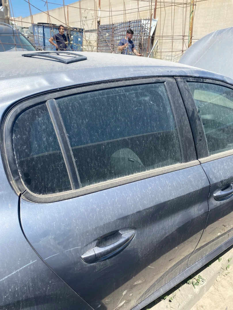 Foto de PUERTA TRASERA DERECHA PEUGEOT 208 (P2) 1.2 PureTech (74 CV / 55 KW) referencia 9827578080