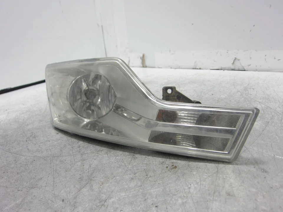 Foto de FARO ANTINIEBLA IZQUIERDO CITROEN C5 BERLINA 2.0 HDi FAP (140 CV / 103 KW) referencia 27156300