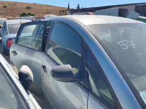 Foto de LUNA DELANTERA DERECHA AUDI A2 (8Z) 1.4 TDI (75 CV / 55 KW) referencia 8Z0845202