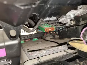 Foto de CAJA RELES / FUSIBLES AUDI A4 BERLINA (8E)