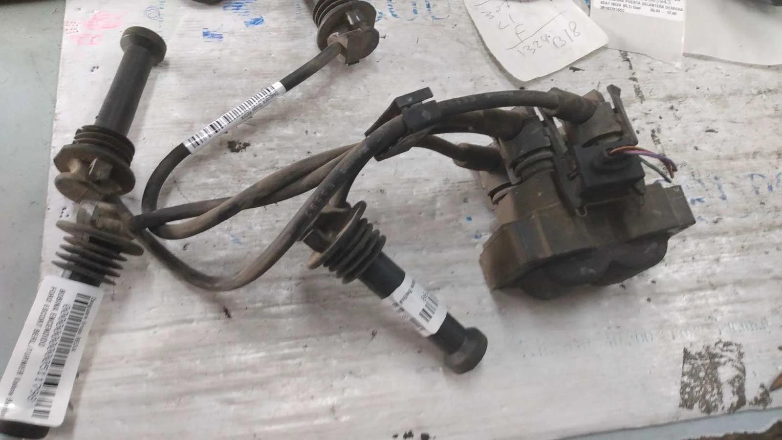 Foto de BOBINA ENCENDIDO FORD ESCORT BERL./TURNIER 1.8 Diesel CAT (58 CV / 43 KW) referencia 5008193