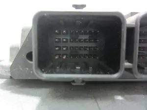 Foto de CENTRALITA MOTOR UCE RENAULT LAGUNA II (BG0) 1.9 dCi Diesel (120 CV / 88 KW) referencia 8200527713 foto 3