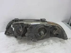 Foto de FARO DERECHO BMW SERIE 5 BERLINA (E39) 2.5 Turbodiesel CAT (116 CV / 85 KW) foto 3