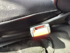 Foto de ENGANCHE CINTURON DELANTERO DERECHO SEAT IBIZA (6K1) 1.4  (60 CV / 44 KW)