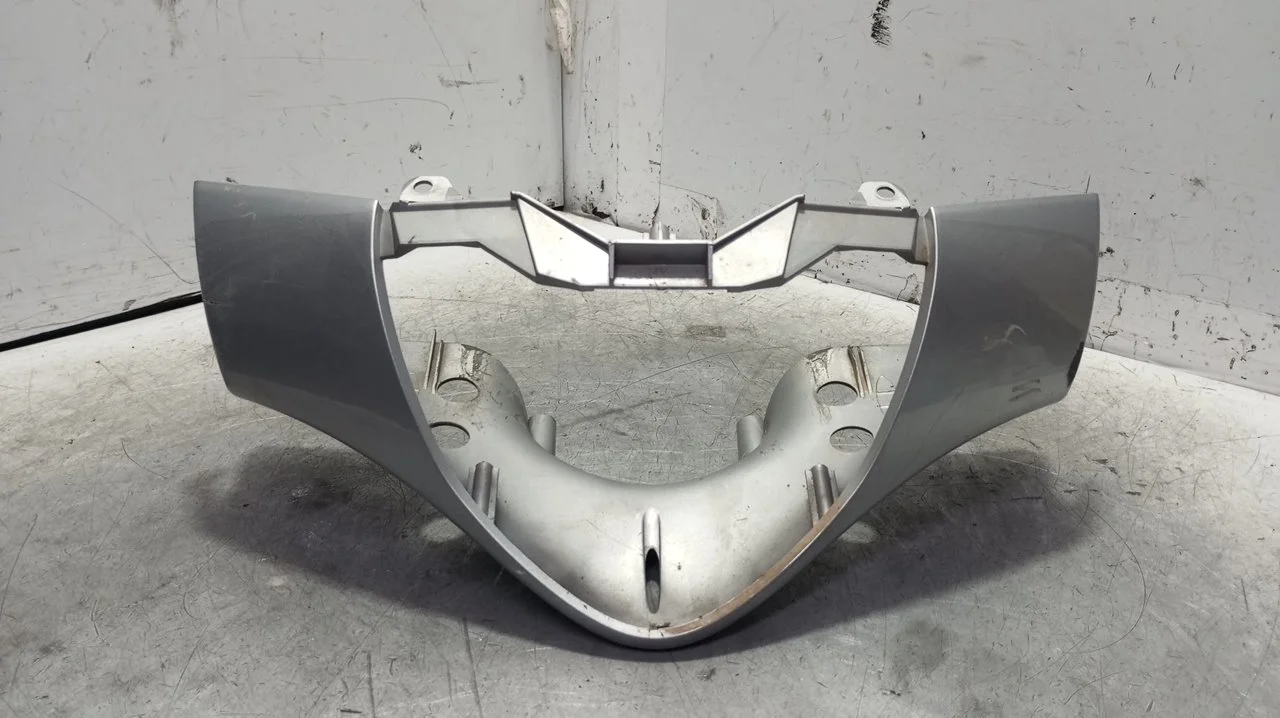 Foto de MOLDURAS DELANTERAS HONDA SH 150 150 cm3 - 11 kW (15 CV / 11 KW) referencia 53205-KTF-6400