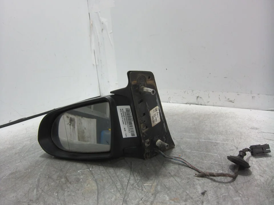 Foto de RETROVISOR IZQUIERDO OPEL ZAFIRA A 2.0 DTI (101 CV / 74 KW) referencia 24462375