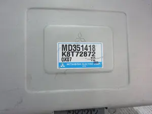Foto de CENTRALITA MOTOR UCE MITSUBISHI L200 (K70) 2.5 Turbodiesel (99 CV / 73 KW) referencia MD351418 foto 4