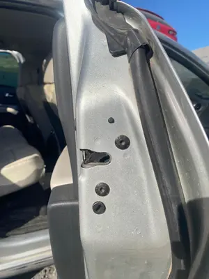Foto de CERRADURA PUERTA TRASERA DERECHA PEUGEOT 3008 1.6 16V (120 CV / 88 KW)