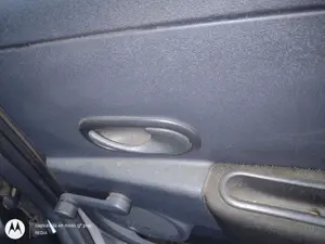 Foto de MANETA INTERIOR TRASERA DERECHA RENAULT CLIO III 1.2 16V (75 CV / 55 KW)