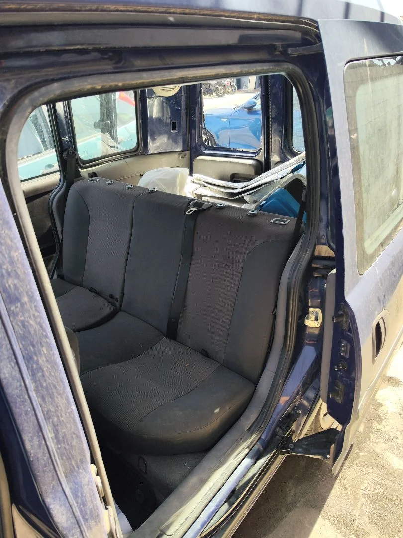 Foto de GOMAS CONTORNO PUERTA OPEL COMBO (CORSA C) 1.3 16V CDTI CAT (Z 13 DT / LN9) (69 CV / 51 KW)