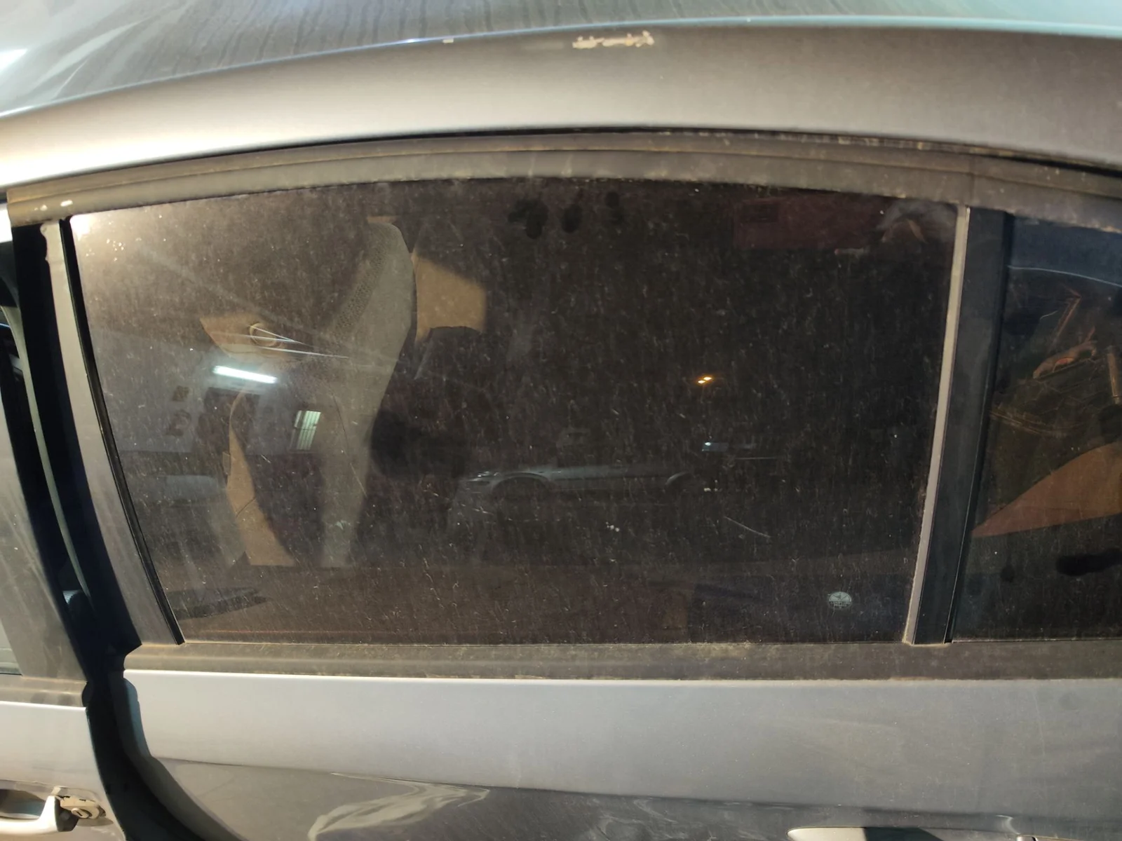 Foto de LUNA TRASERA IZQUIERDA VOLKSWAGEN PASSAT BERLINA (3C2) 2.0 TDI (140 CV / 103 KW) referencia 3C5845025