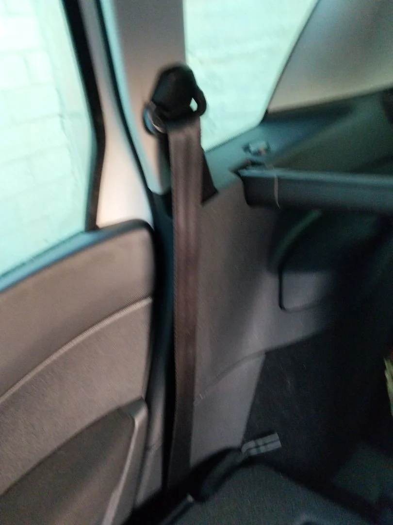 Foto de CINTURON SEGURIDAD TRASERO DERECHO PEUGEOT 308 SW 1.6 HDi FAP CAT (9HZ / DV6TED4) (109 CV / 80 KW)