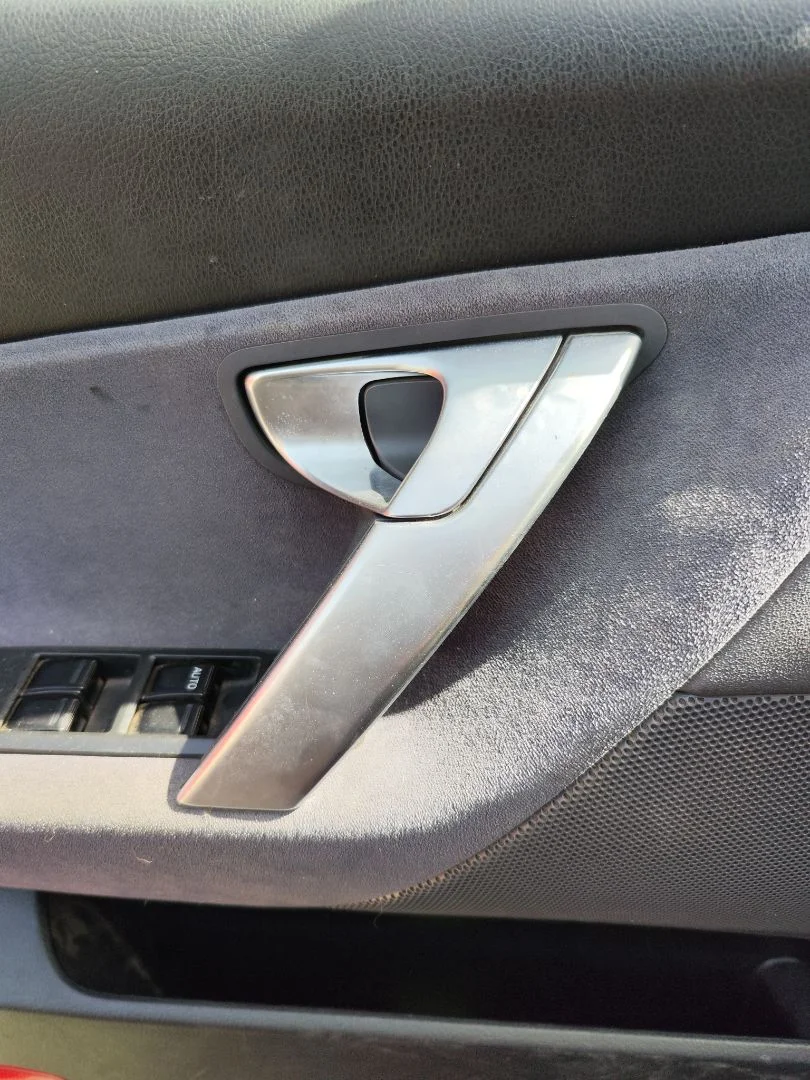 Foto de MANETA INTERIOR DELANTERA IZQUIERDA NISSAN PRIMERA BERLINA (P12) 1.9 16V Turbodiesel CAT (120 CV / 88 KW) referencia 80671AV600