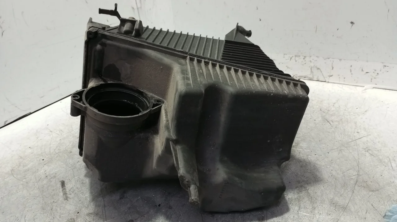 Foto de CAJA FILTRO AIRE RENAULT MEGANE II CLASSIC BERLINA 1.5 dCi Diesel (106 CV / 78 KW) referencia 8200176559