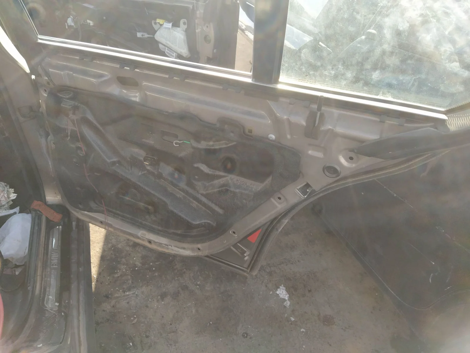 Foto de ELEVALUNAS TRASERO DERECHO BMW SERIE 5 BERLINA (E39) 2.0 16V Diesel CAT (136 CV / 100 KW)
