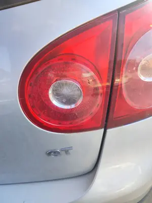 Foto de PILOTO TRASERO DERECHO INTERIOR VOLKSWAGEN GOLF V (1K1)(10.2003) 1.4 16V TSI (170 CV / 125 KW) referencia 1K6945094E