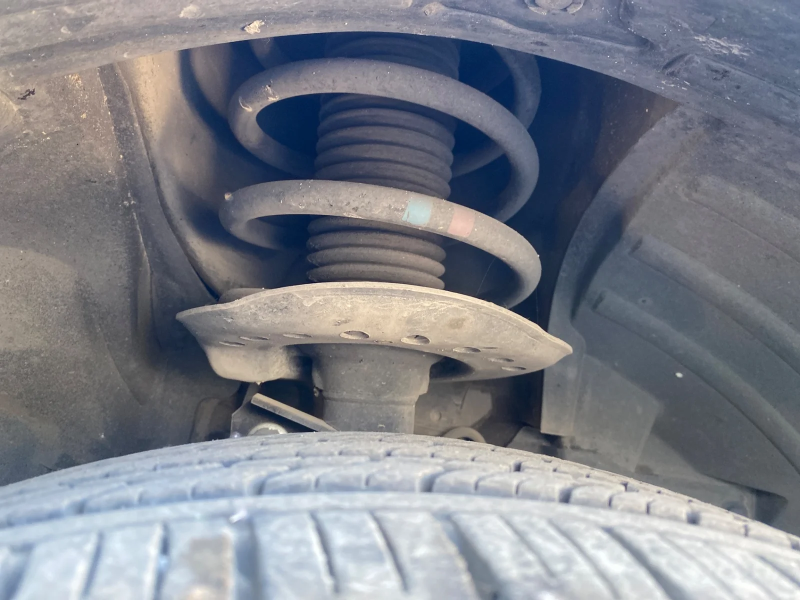 Foto de AMORTIGUADOR DELANTERO DERECHO NISSAN QASHQAI (J10) 2.0 16V CAT (141 CV / 104 KW) referencia E4302BR00B