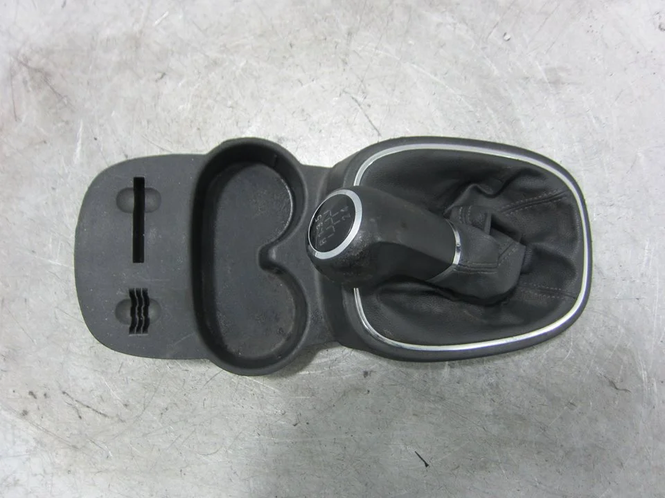 Foto de GUARNECIDOS PALANCA CAMBIO OPEL CORSA D 1.2 16V CAT (Z 12 XEP / LB4) (80 CV / 59 KW) referencia 13205815