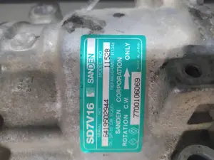 Foto de COMPRESOR AIRE ACONDICIONADO RENAULT CLIO II FASE I (B/CB0) referencia 7700106069 foto 3