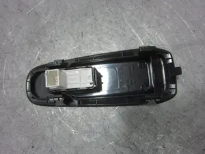 Foto de MANDO ELEVALUNAS DELANTERO DERECHO PEUGEOT 308 1.6 HDi (92 CV / 68 KW) referencia 96777320 foto 2