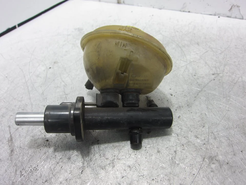 Foto de BOMBA FRENO AUDI 100 AVANT (C4) 2.3 (133 CV / 98 KW) referencia 893611307A