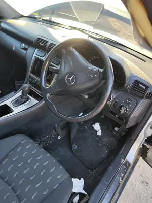 Foto de SALPICADERO MERCEDES-BENZ CLASE C (BM 203) SPORTCOUPE 2.2 CDI CAT (143 CV / 105 KW) referencia A2036800387 FKZ