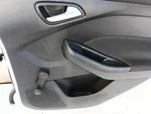 Foto de GUARNECIDO PUERTA TRASERA DERECHA FORD FOCUS SPORTBREAK (CB8) 1.6 TDCi CAT (95 CV / 70 KW) foto 2