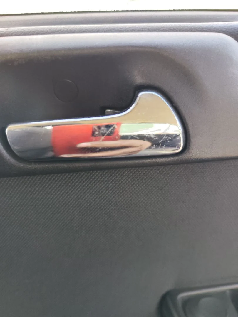 Foto de MANETA INTERIOR TRASERA DERECHA OPEL ASTRA G BERLINA 2.2 16V DTI CAT (Y 22 DTR / L50) (125 CV / 92 KW) referencia 9101476