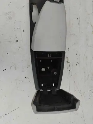 Foto de CONSOLA CENTRAL BMW SERIE 3 BERLINA (E46) 2.0 16V Diesel CAT (136 CV / 100 KW) referencia 0000175885 foto 8
