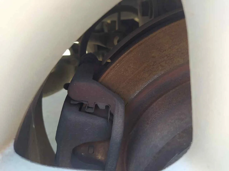 Foto de PINZA DE FRENO TRASERA DERECHA NISSAN X-TRAIL (T30) 2.2 16V Turbodiesel CAT (114 CV / 84 KW) referencia 440018H30A