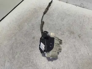 Foto de CERRADURA PUERTA TRASERA DERECHA PORSCHE PANAMERA (TIPO 970) referencia 8K0839016 foto 3