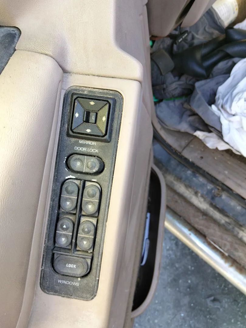 Foto de MANDO ELEVALUNAS DELANTERO IZQUIERDO FORD EXPLORER (UN46) 4.0 V6 CAT (156 CV / 115 KW)