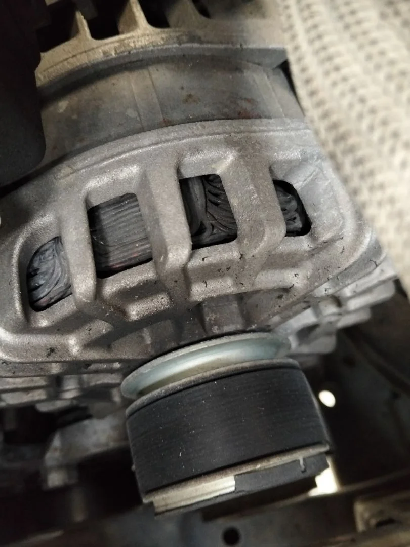 Foto de ALTERNADOR NISSAN QASHQAI (J11E) 1.2 16V CAT (116 CV / 85 KW)