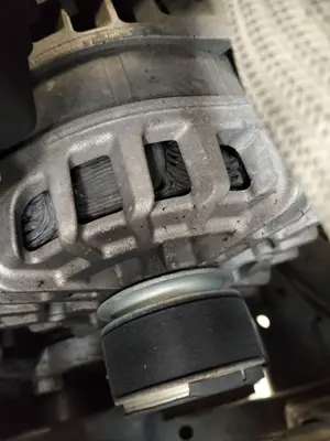 Foto de ALTERNADOR NISSAN QASHQAI (J11E) 1.2 16V CAT (116 CV / 85 KW)