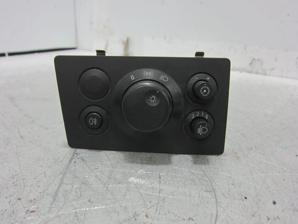 Foto de MANDO LUCES OPEL ZAFIRA B 1.9 CDTI CAT (Z 19 DTL) (101 CV / 74 KW) referencia 13205863