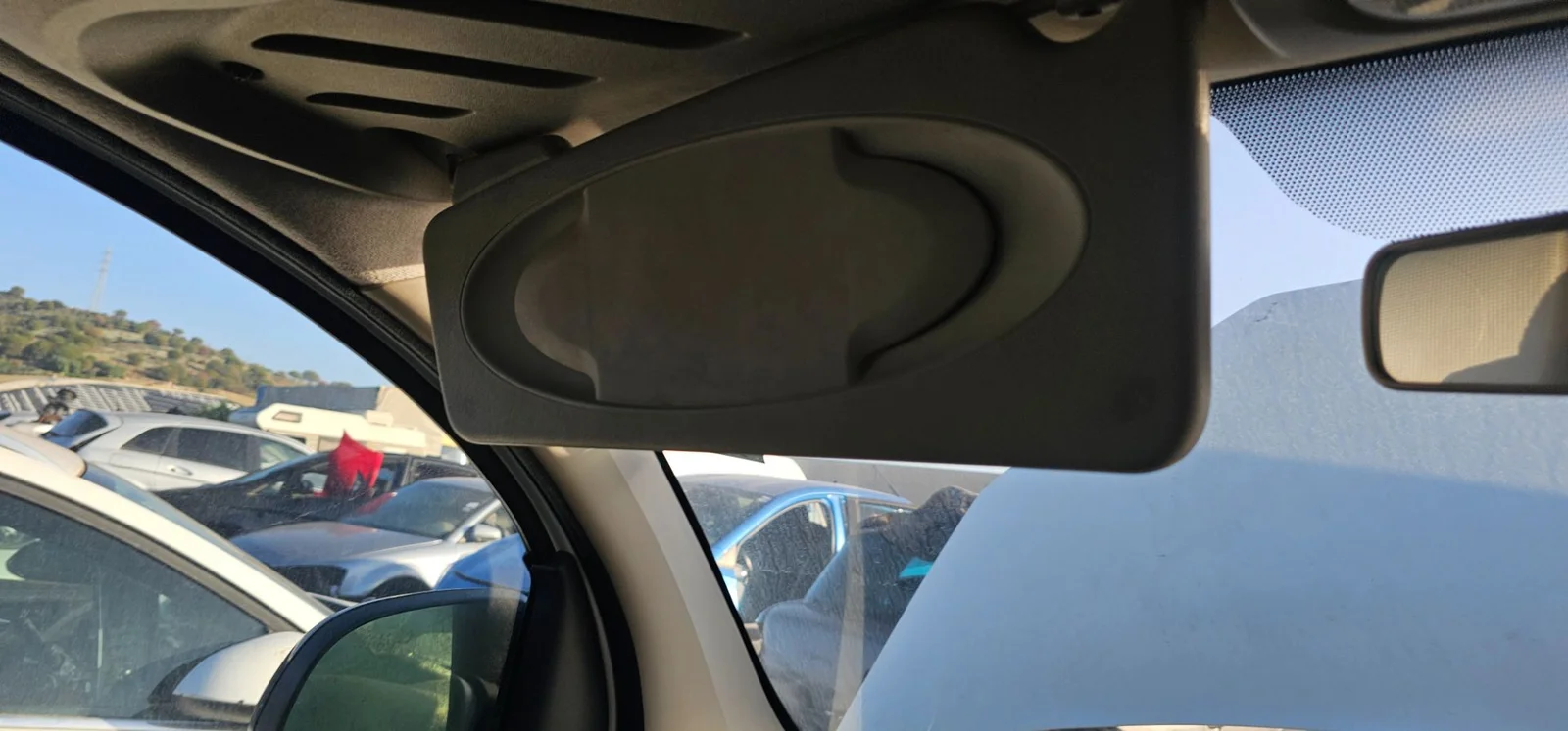 Foto de PARASOL IZQUIERDO RENAULT KANGOO II (F/KW0) 1.5 dCi Diesel FAP (90 CV / 66 KW)