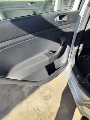 Foto de ELEVALUNAS TRASERO IZQUIERDO VOLKSWAGEN GOLF PLUS V (5M1) 1.9 TDI (105 CV / 77 KW)
